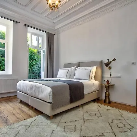 Unique 19th Century Levantine Mansion In Tomtom Villa Istanbul